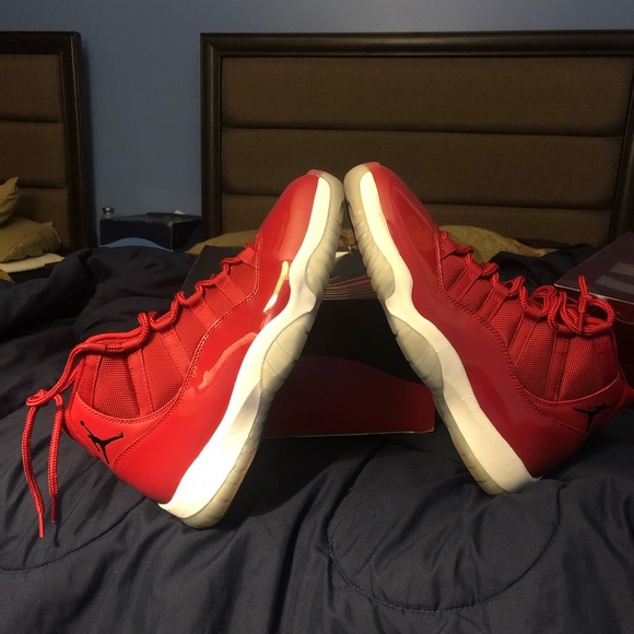 10.5 Air Jordan Retro Red 11’s - Picture 4 of 4